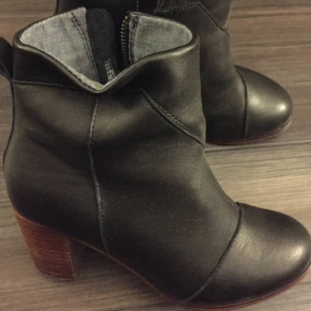 TOMs ankle boots size 6 EUC!